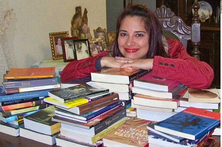 Escritora e Artista Plástica Andreia Donadon Leal